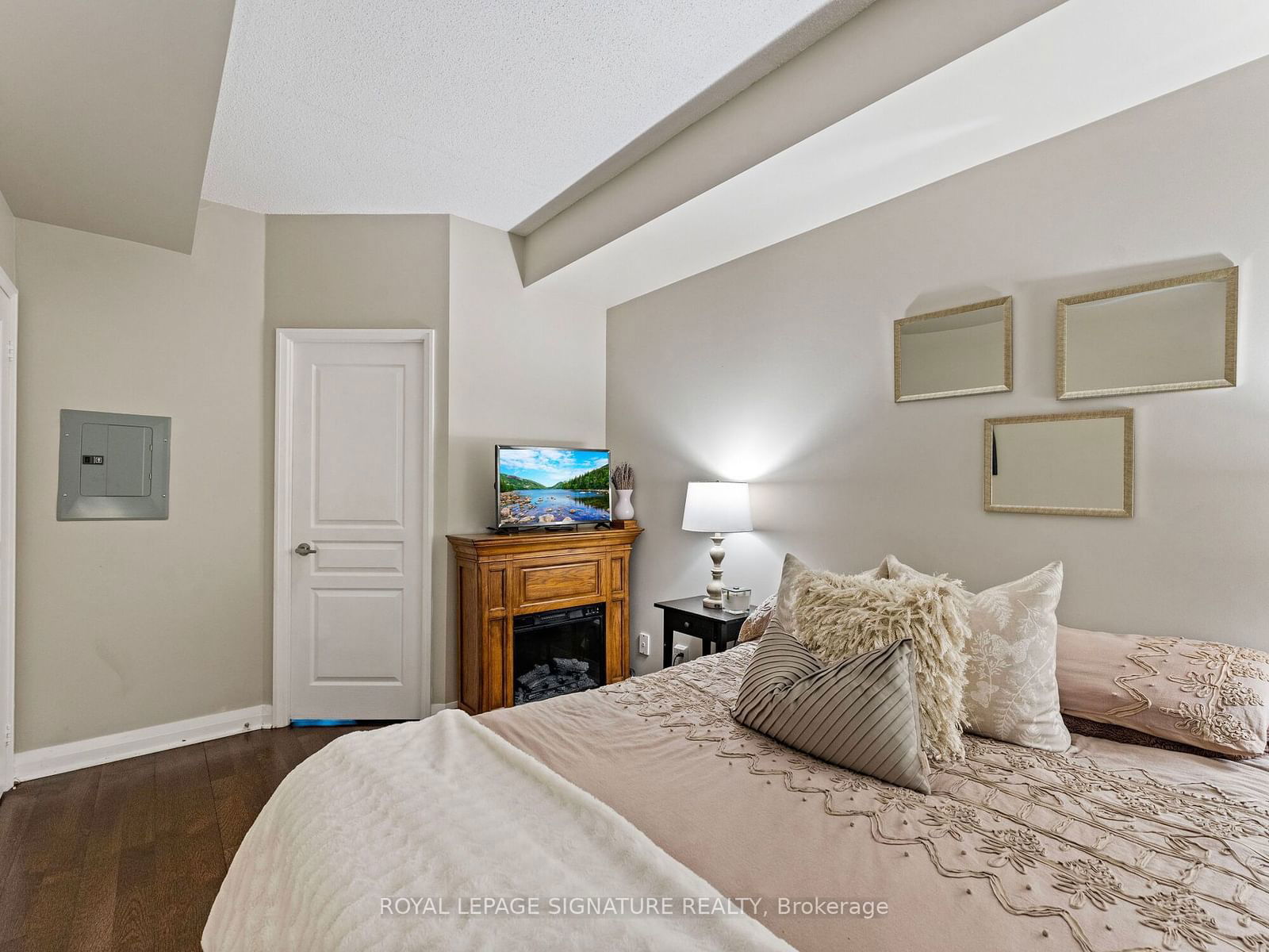 1121 Bay St, unit 306 for sale - image #22