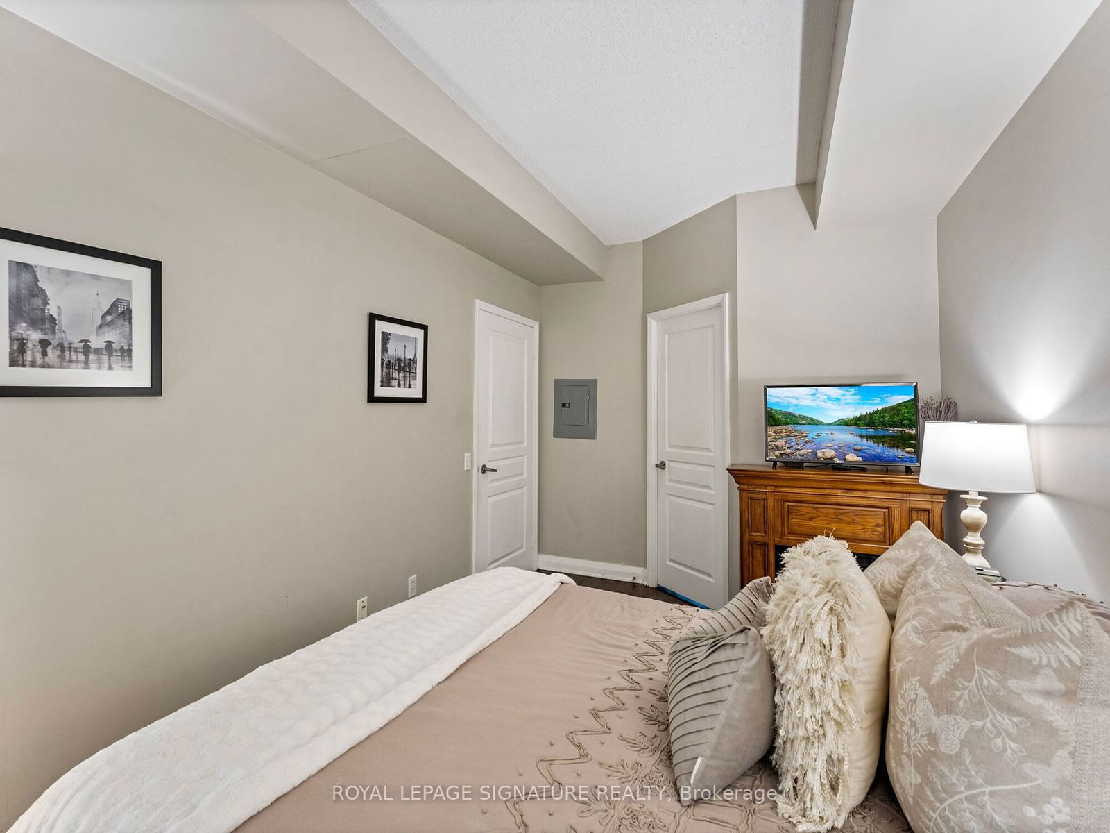 1121 Bay St, unit 306 for sale - image #24