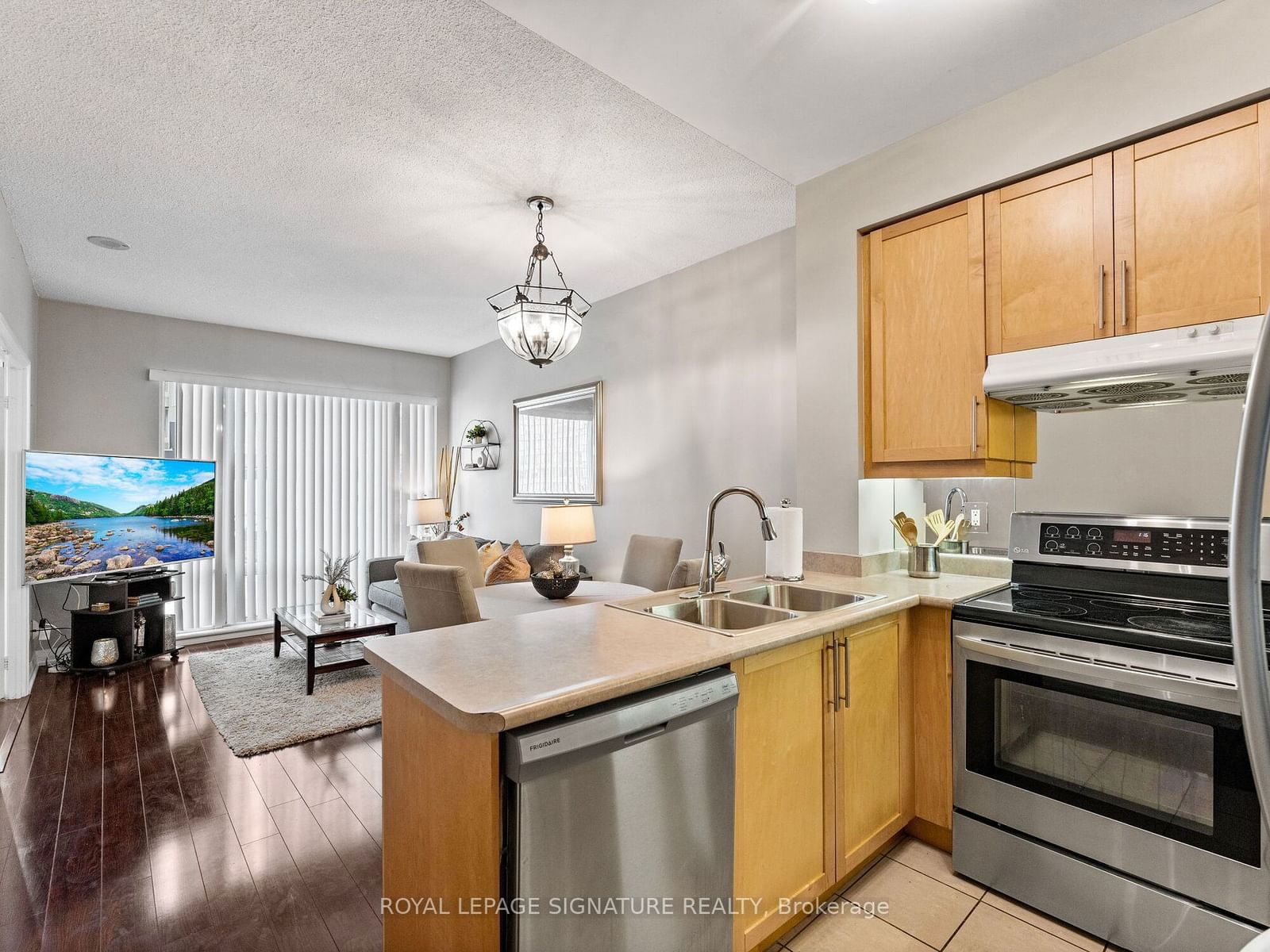 1121 Bay St, unit 306 for sale - image #8