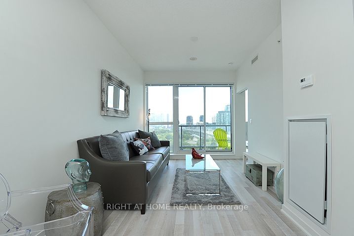 51 East Liberty St, unit 1311 for sale - image #2