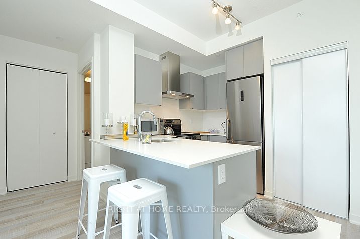 51 East Liberty St, unit 1311 for sale - image #3