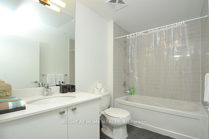 51 East Liberty St, unit 1311 for sale - image #9