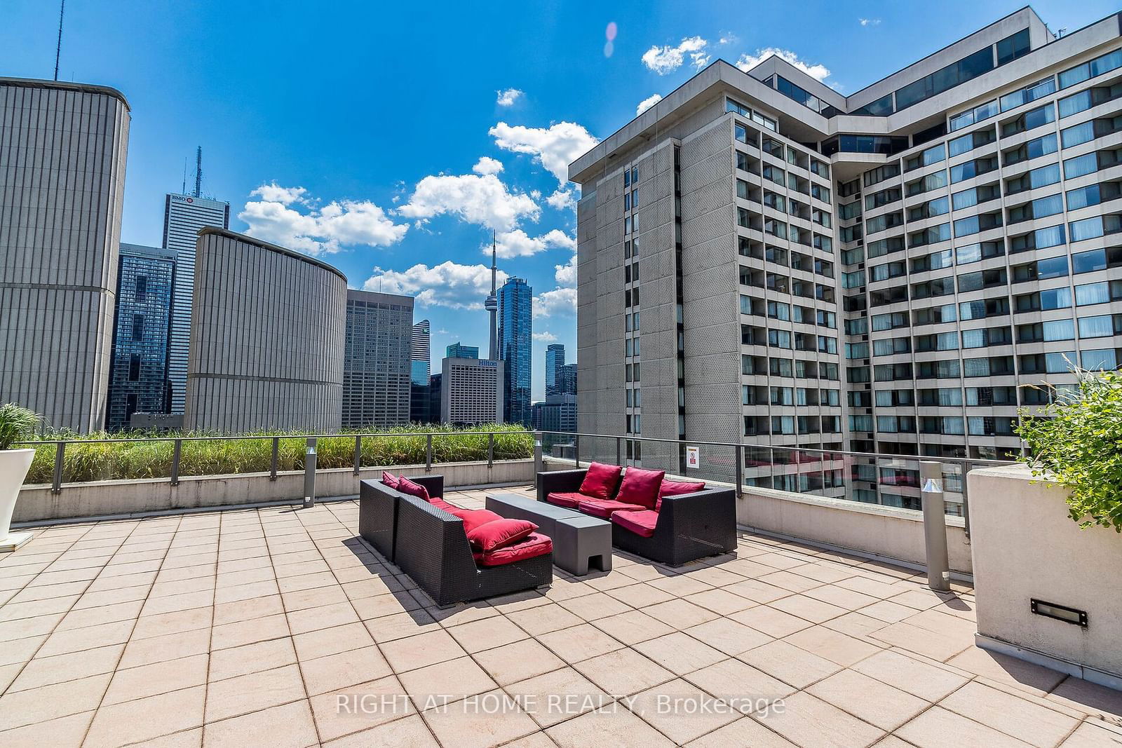 111 Elizabeth St, unit 1038 for sale