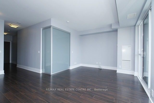 300 Front St W, unit 703 for rent - image #3