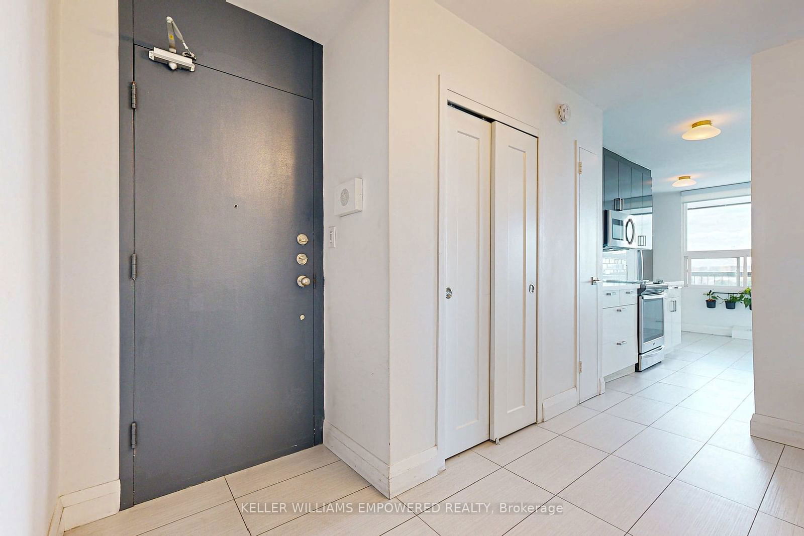 115 Antibes Dr, unit 1006 for sale - image #2