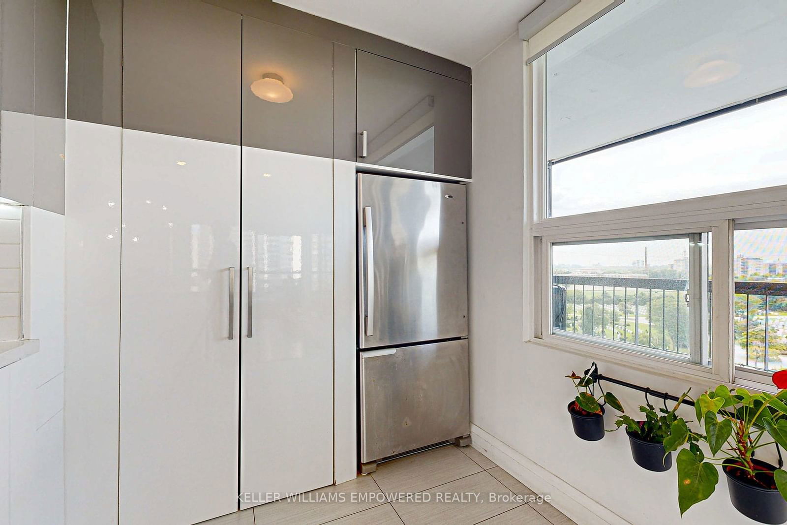 115 Antibes Dr, unit 1006 for sale - image #8