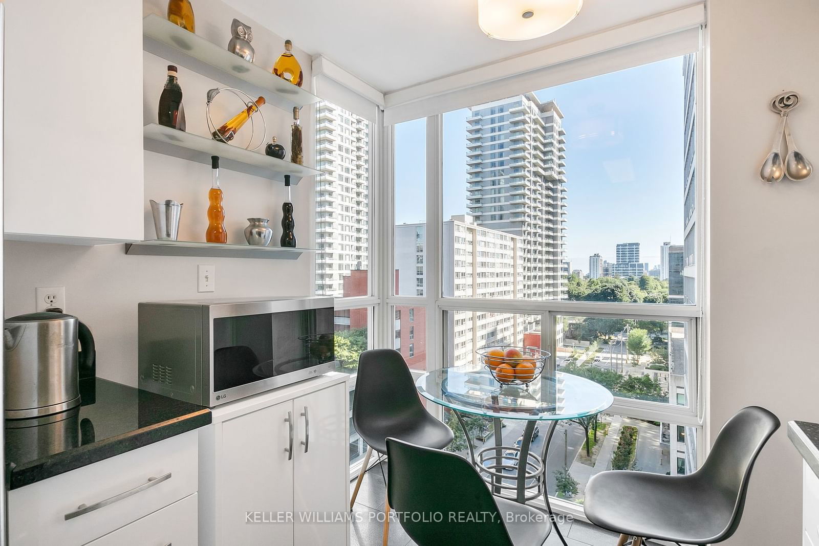 43 Eglinton Ave E, unit 1009 for sale - image #8