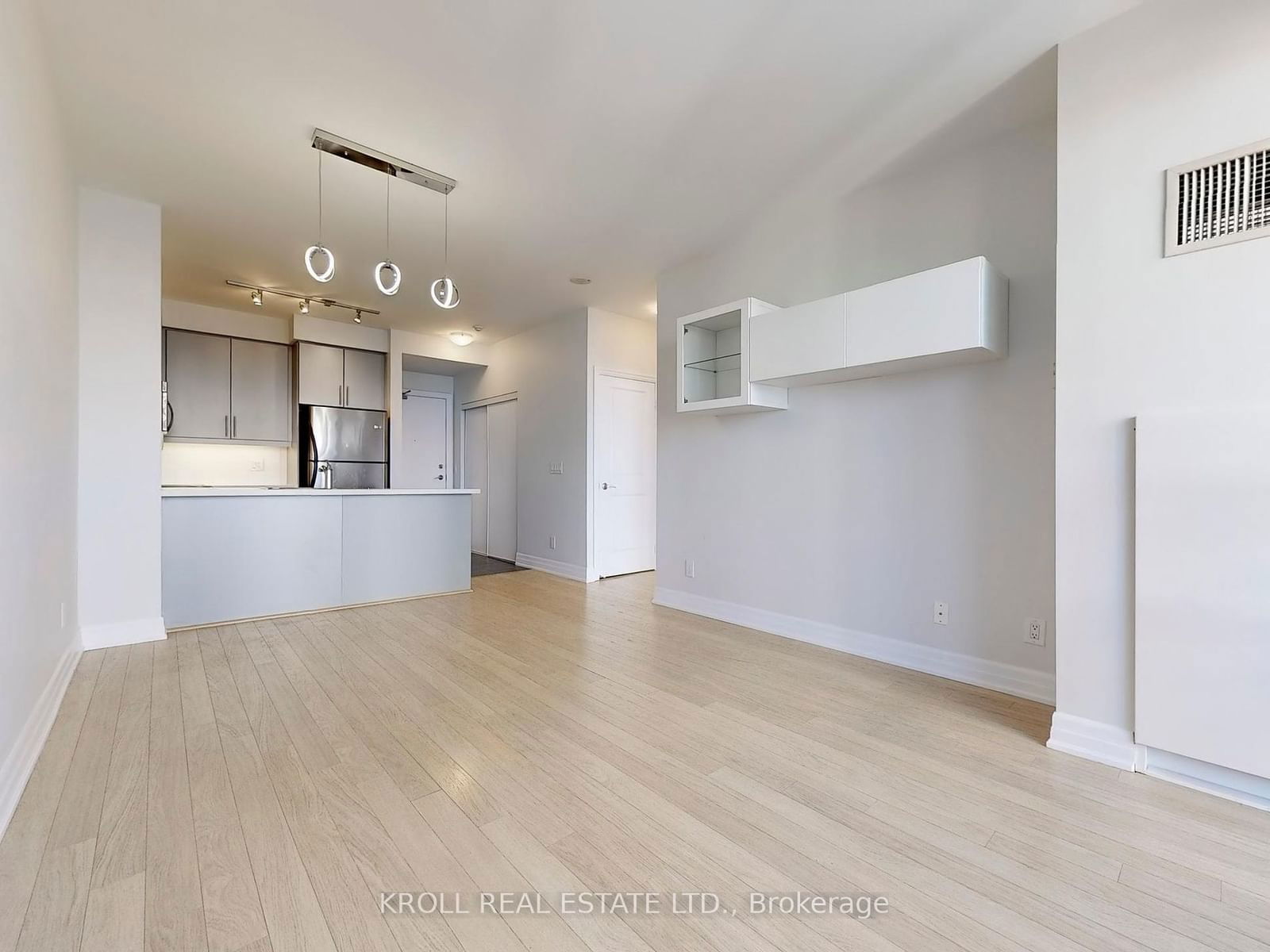 500 St Clair Ave W, unit 1304 for rent - image #8