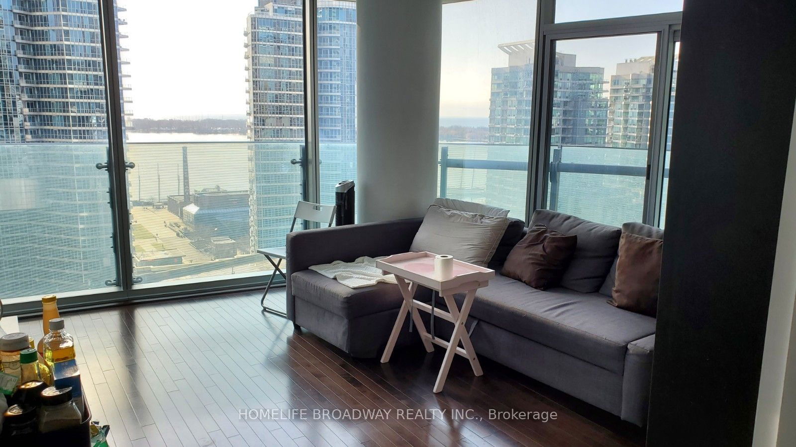 12 York St, unit 1604 for rent - image #3