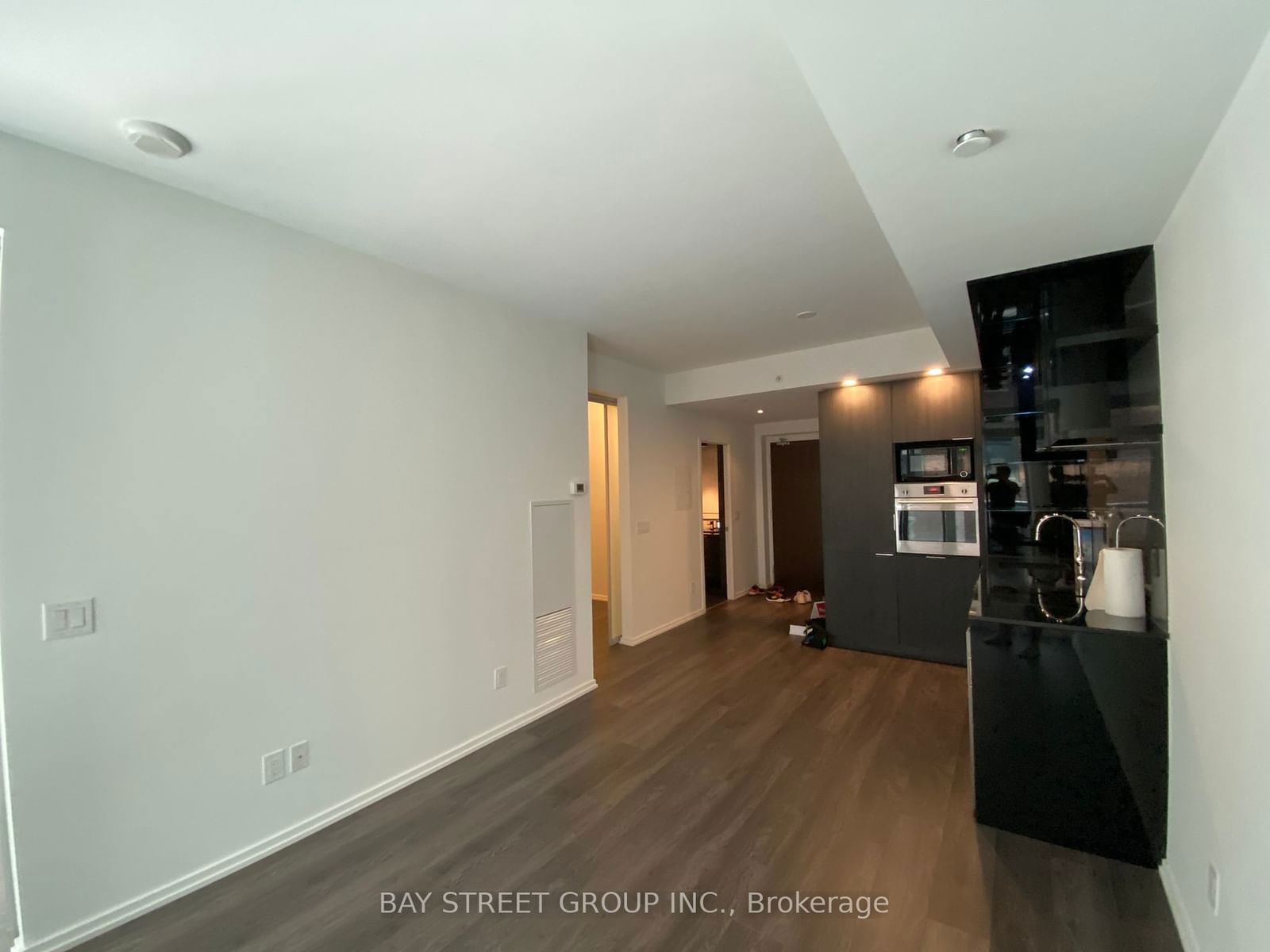 70 Temperance St, unit 1909 for rent - image #3