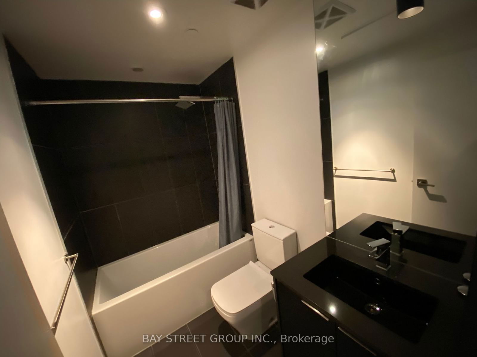 70 Temperance St, unit 1909 for rent - image #5