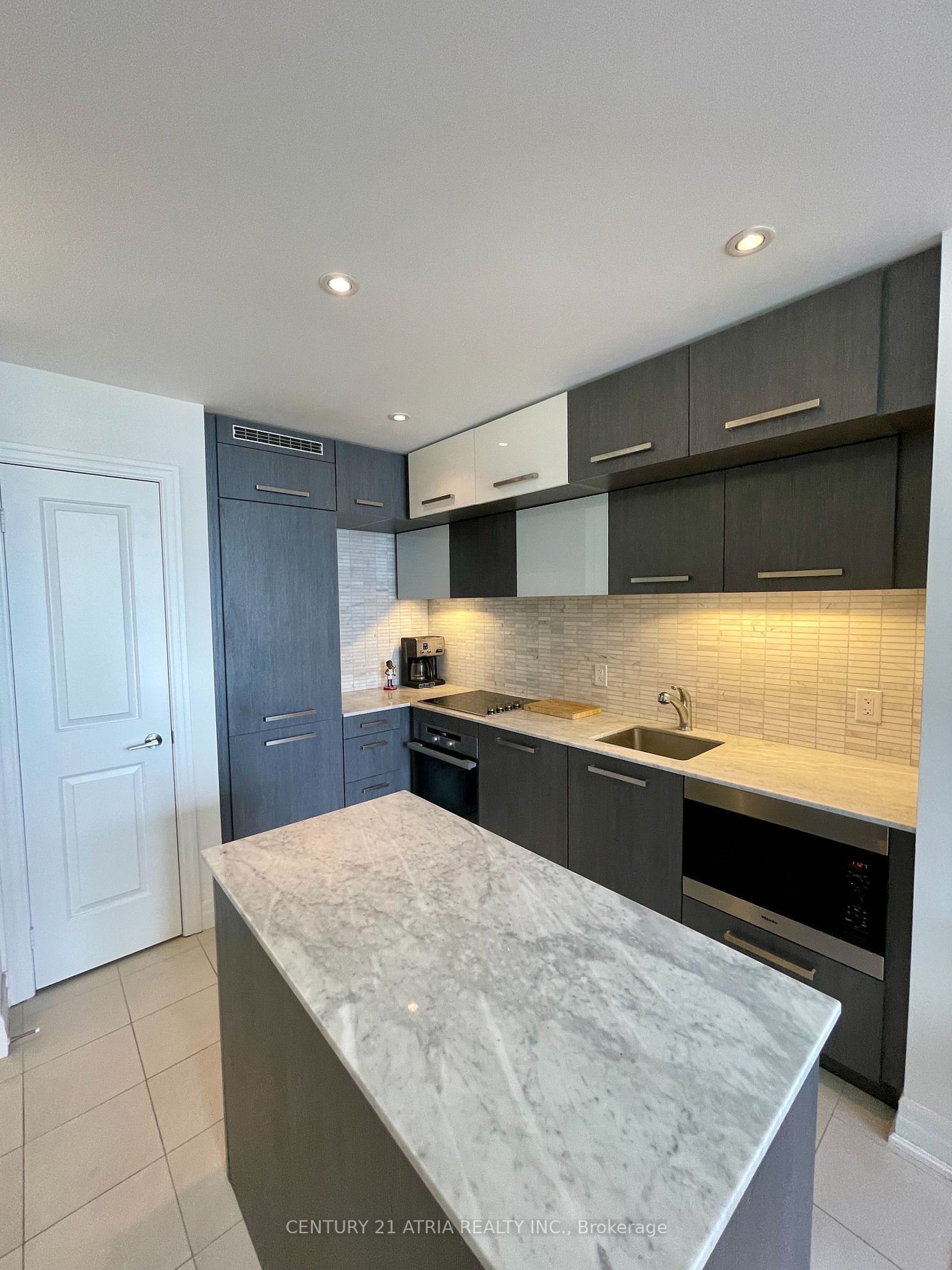 8 The Esplanade, unit 2107 for rent - image #2