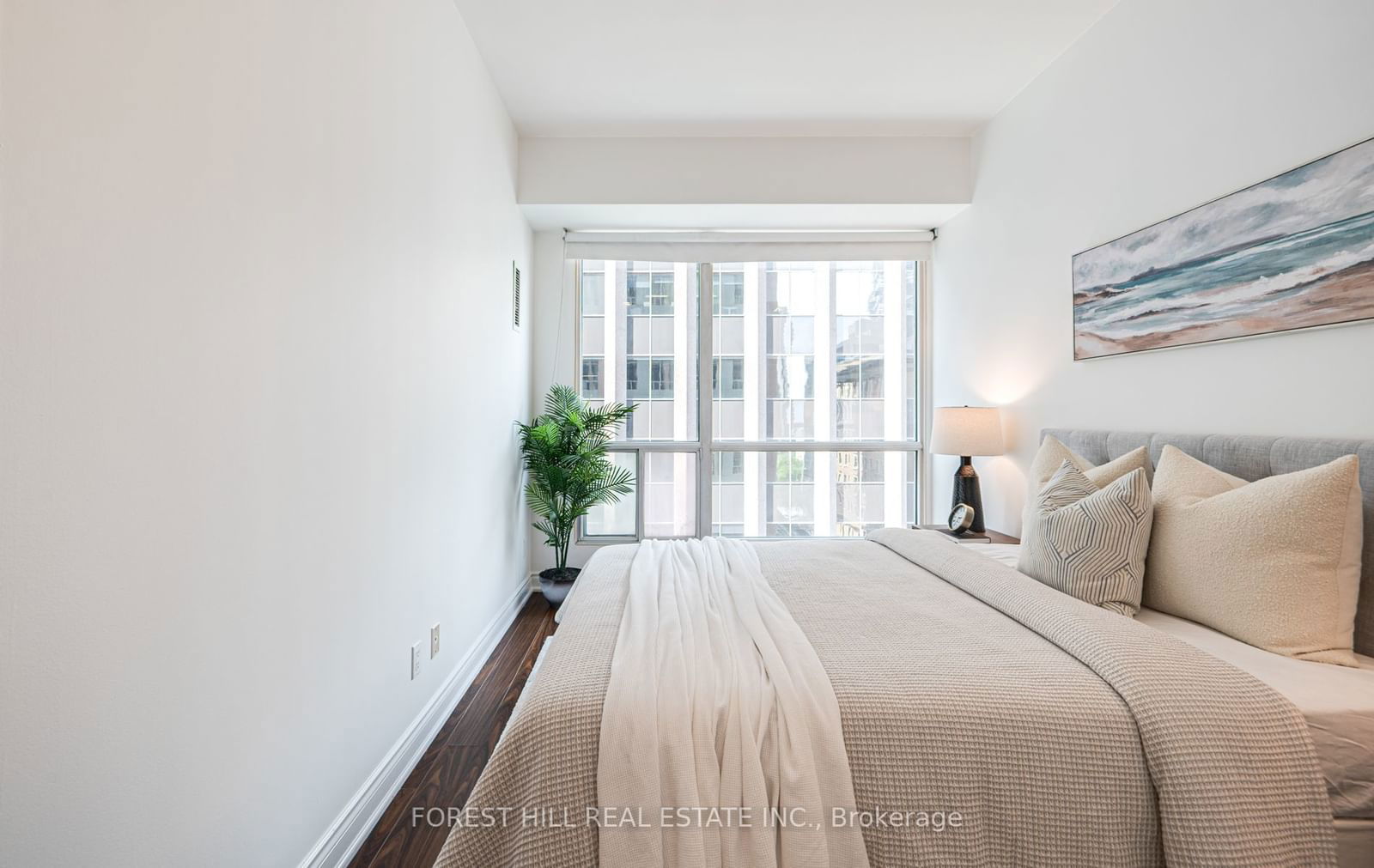 7 King St E, unit 812 for sale