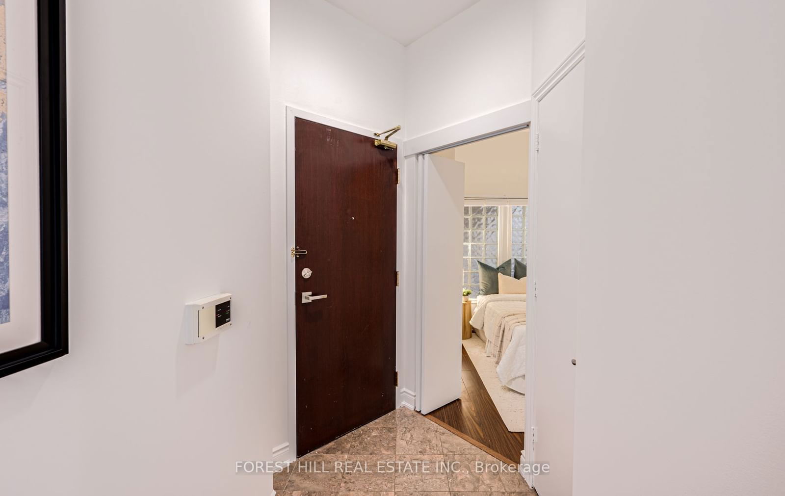 7 King St E, unit 812 for sale - image #23