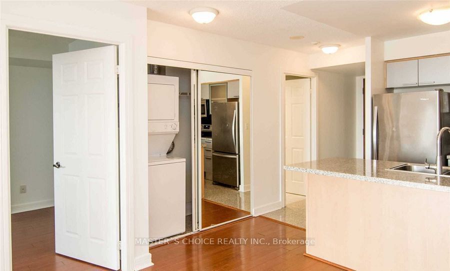 18 Harrison Garden Blvd, unit 209 for rent - image #4