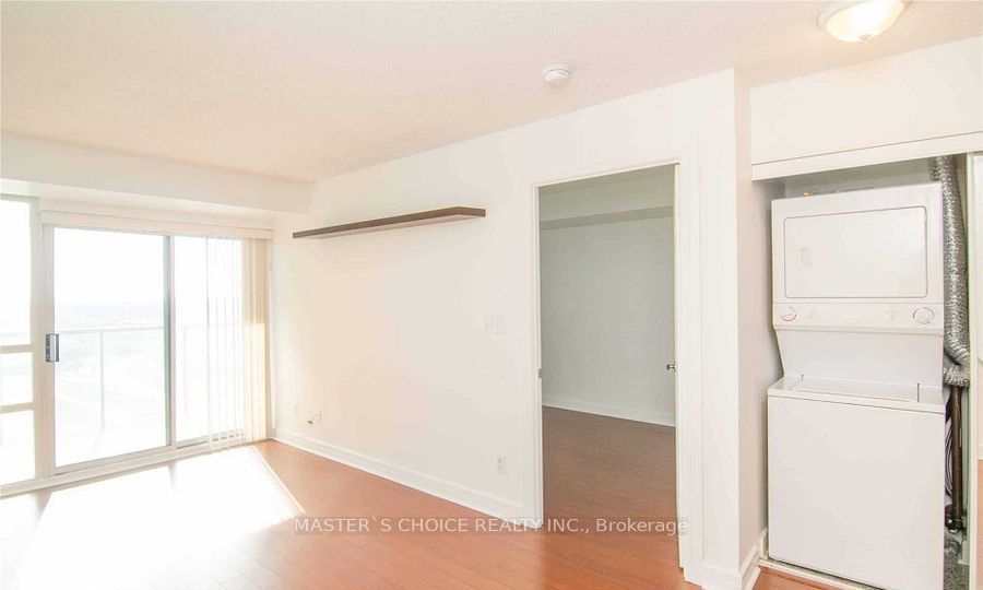 18 Harrison Garden Blvd, unit 209 for rent - image #5