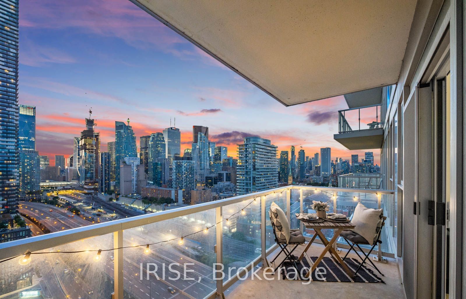 20 Richardson St, unit 2207 for sale - image #2