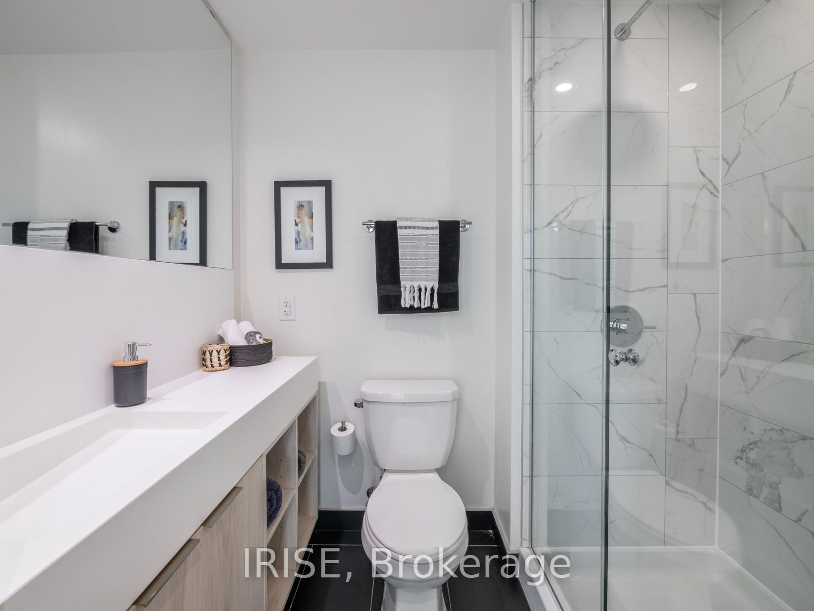 20 Richardson St, unit 2207 for sale - image #33