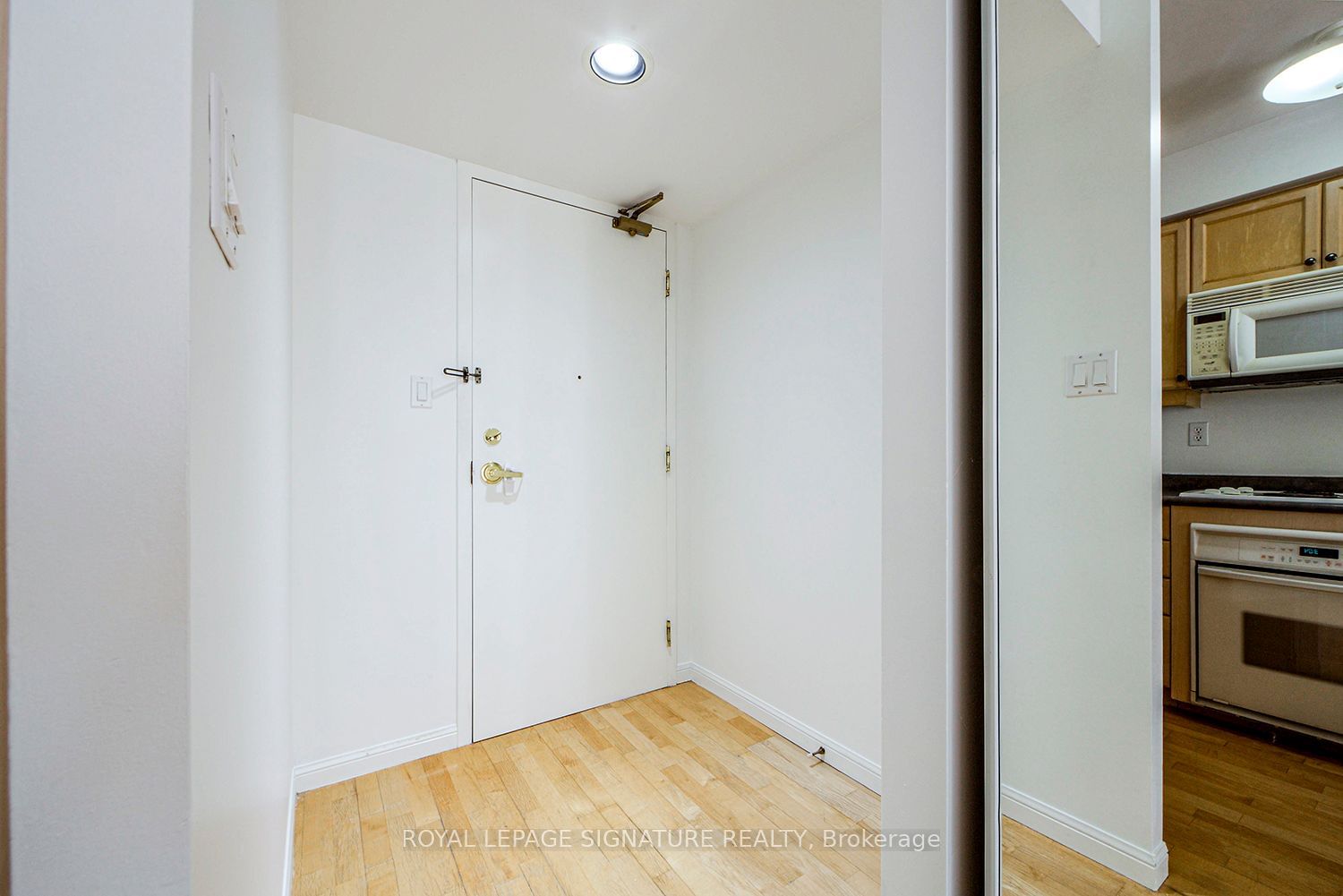 188 Redpath Ave, unit 511 for sale - image #3