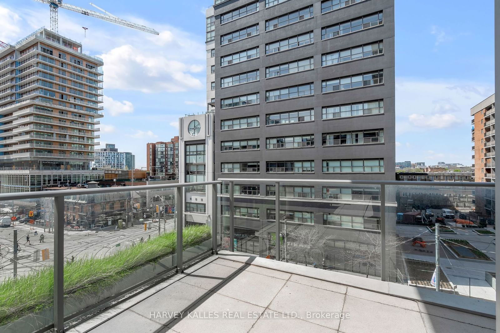 95 Bathurst St, unit 423 for sale