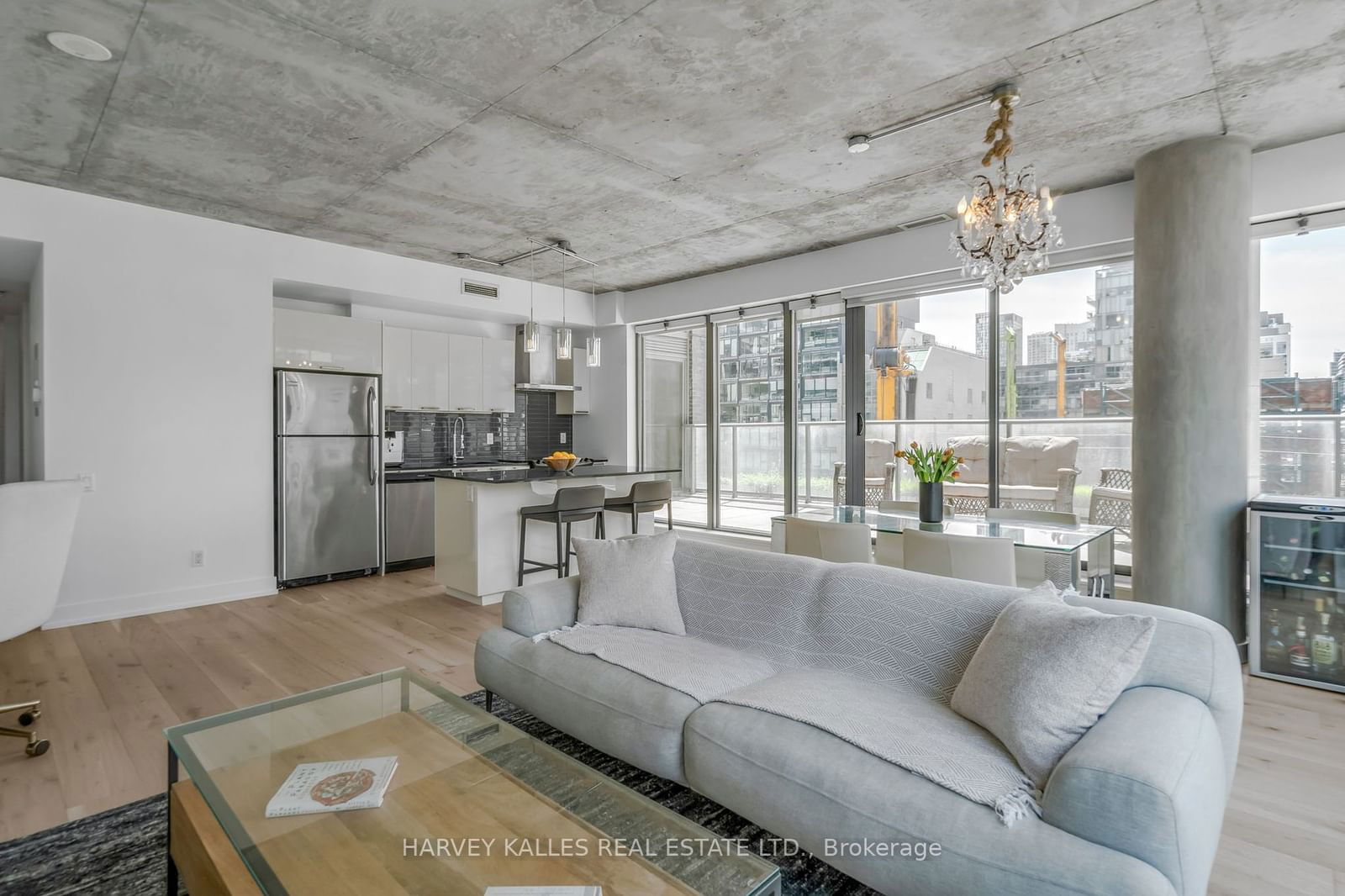 95 Bathurst St, unit 423 for sale