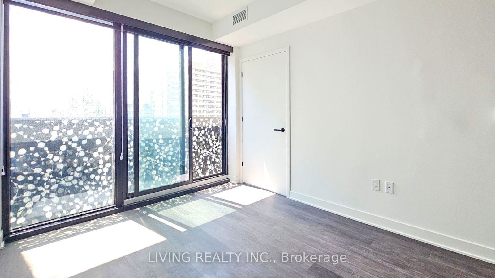 55 Charles St E, unit 1504 for rent - image #8