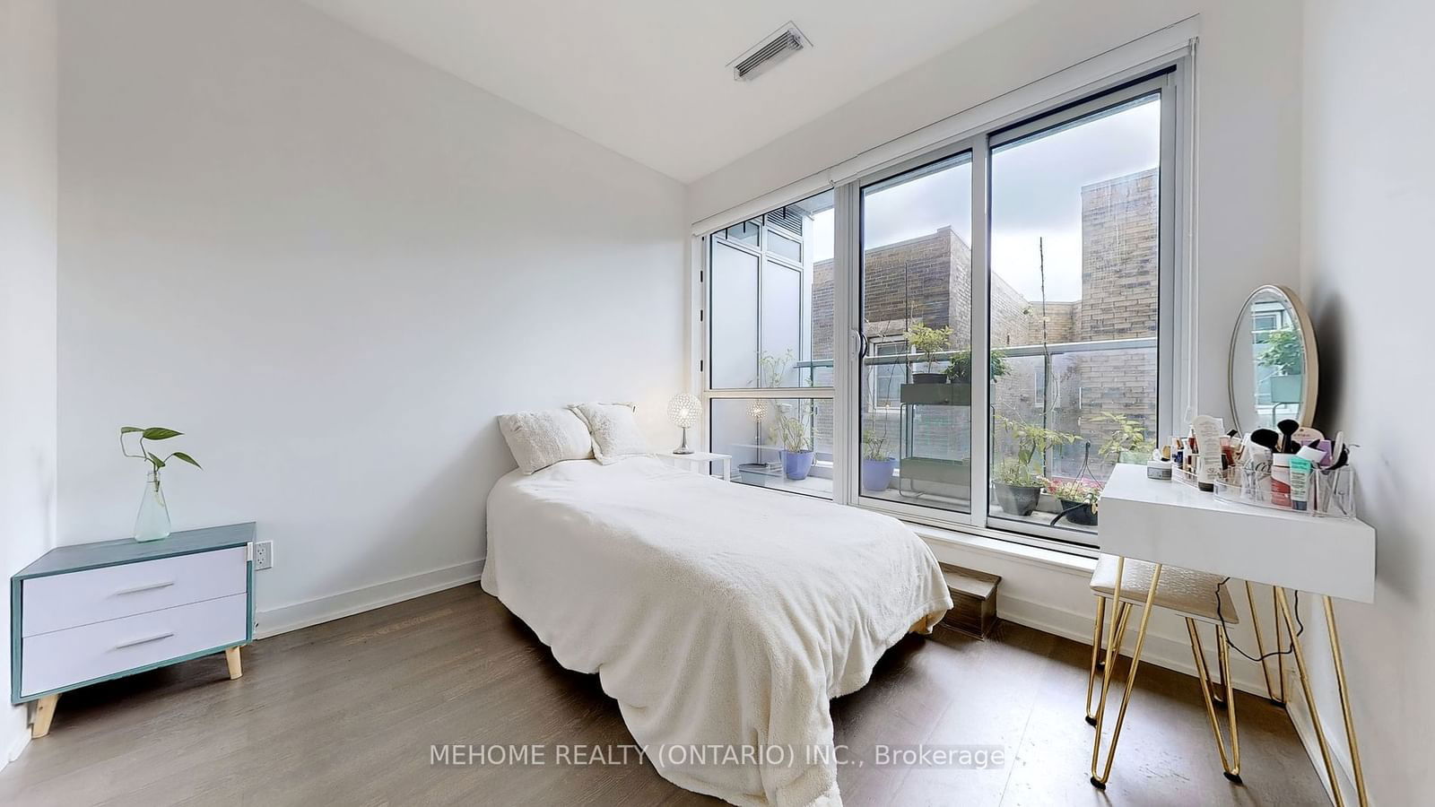 501 St. Clair Ave W, unit 204 for sale - image #14