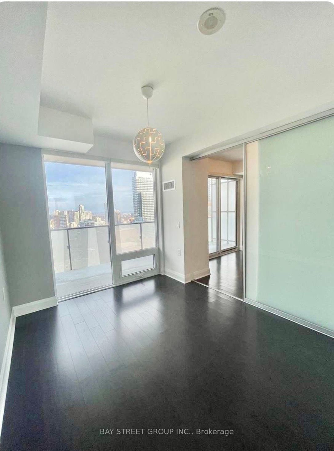 1080 Bay St, unit 2601 for rent - image #4