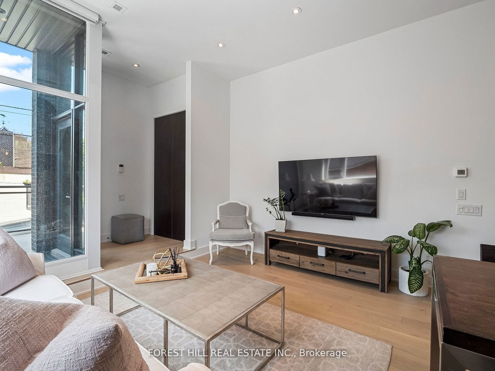 483 Dupont St, unit 112 for sale - image #12