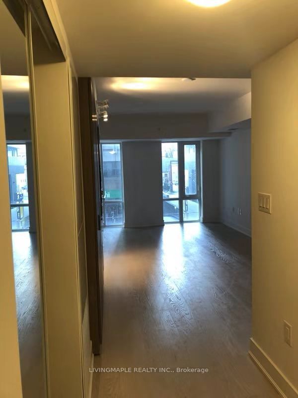 955 Bay St, unit 213 for rent