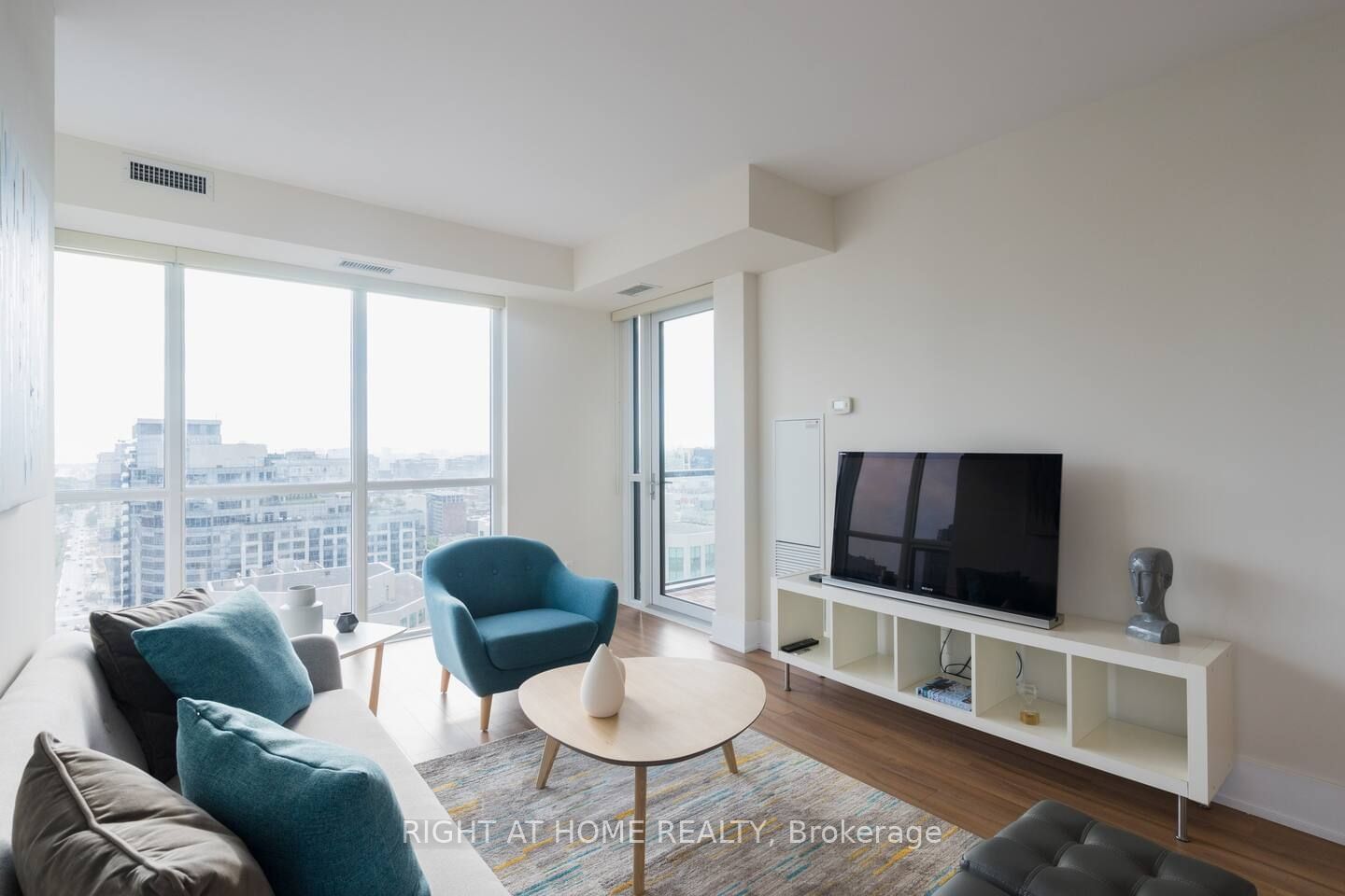 300 Front St W, unit 2512 for sale