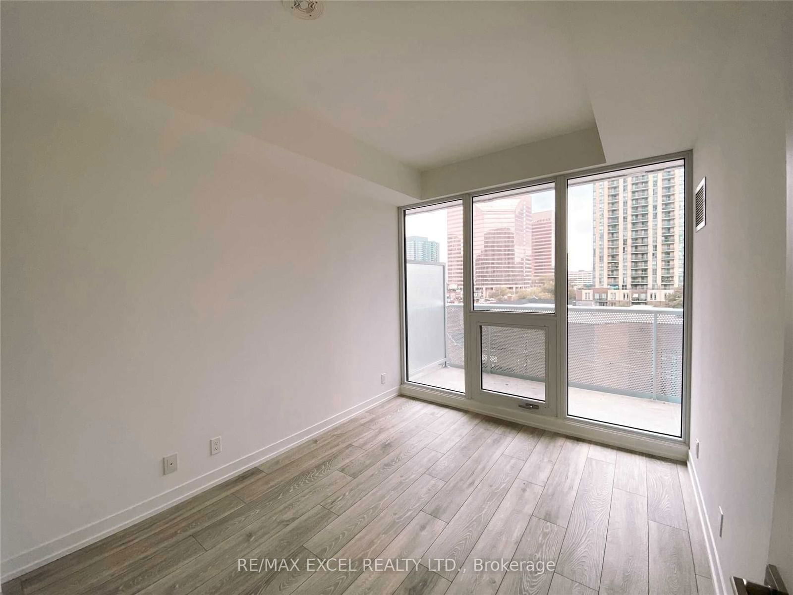 15 Holmes Ave, unit 506 for rent - image #7