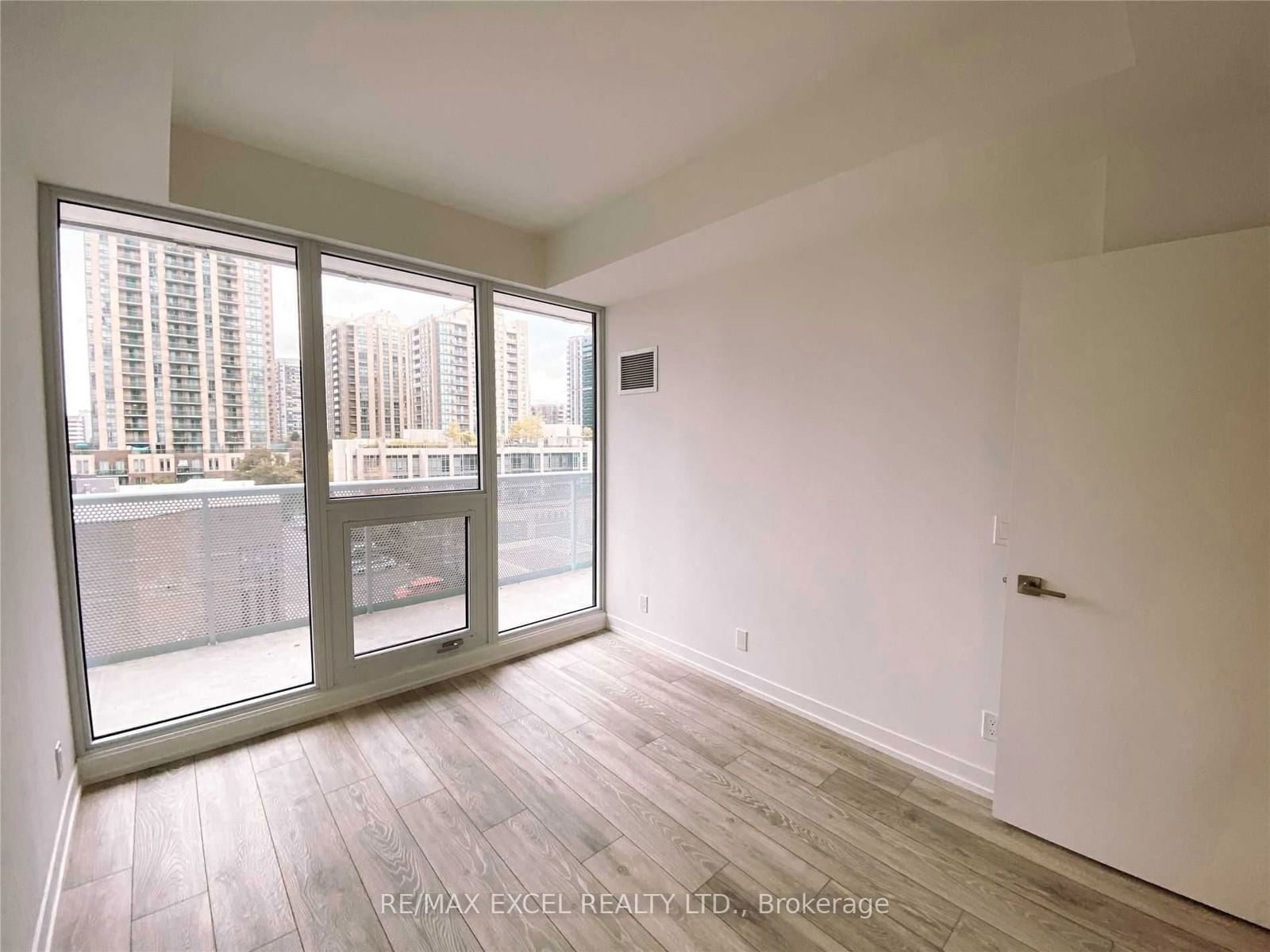 15 Holmes Ave, unit 506 for rent - image #8