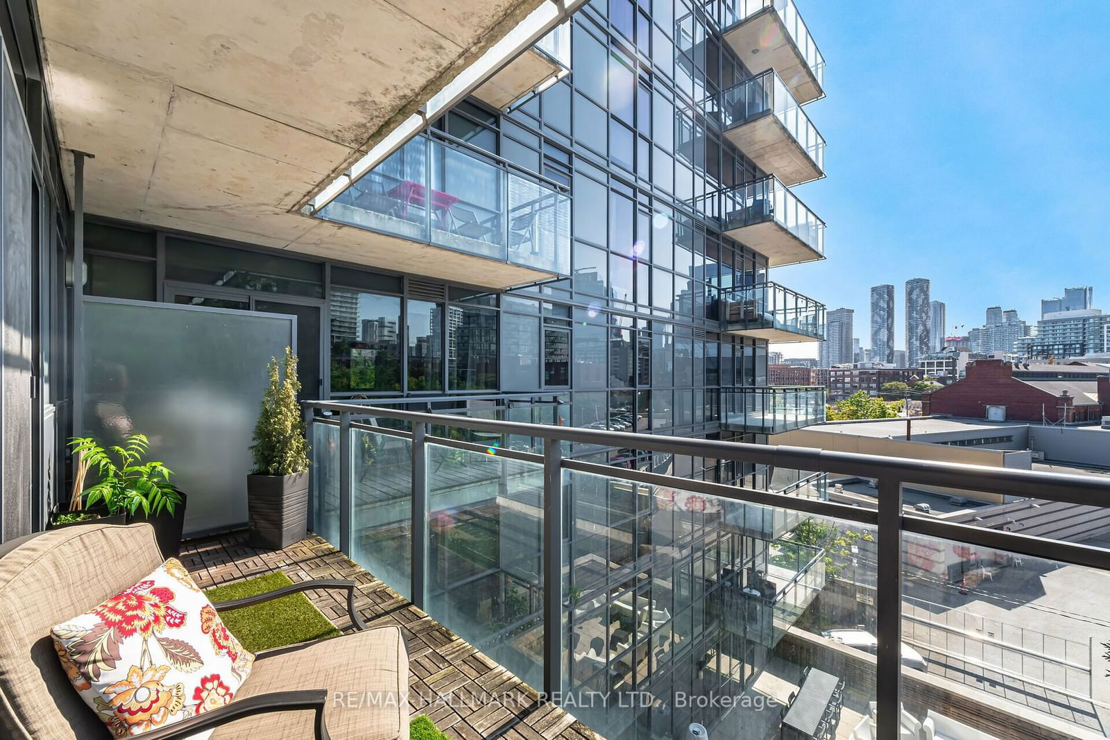 90 Trinity St, unit 401 for sale - image #23