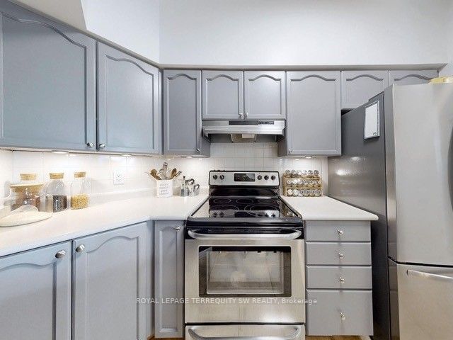 33 Empress Ave, unit 516 for sale - image #6