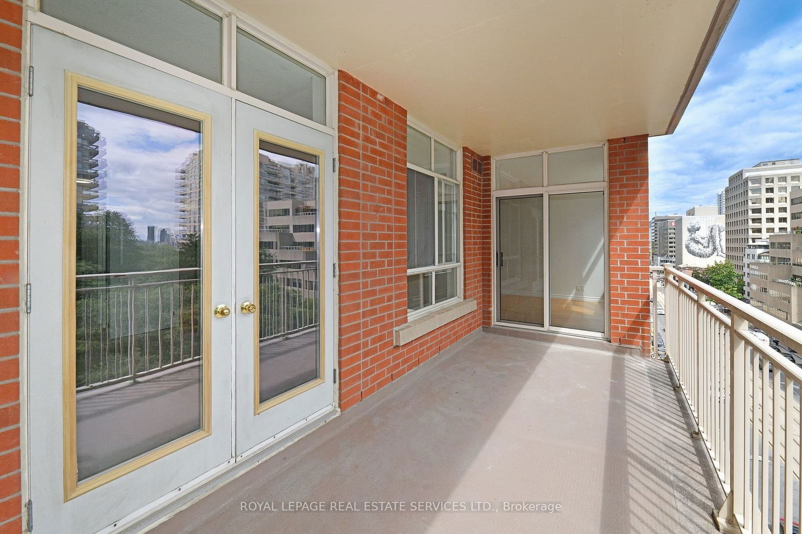 1 Deer Park Cres, unit 704 for sale - image #20