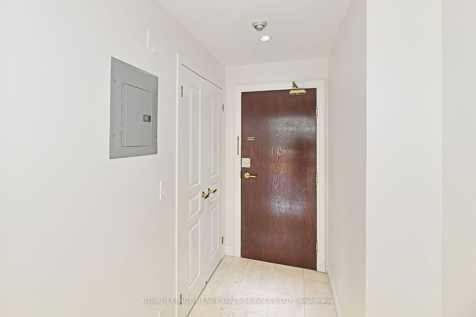 1 Deer Park Cres, unit 704 for sale - image #3