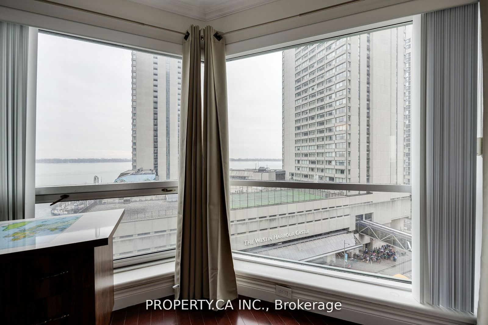 10 Queens Quay W, unit 1006 for sale