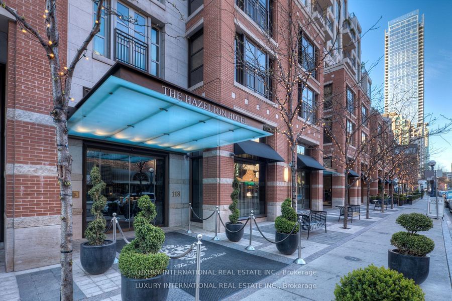 118 Yorkville Ave, unit 703 for sale