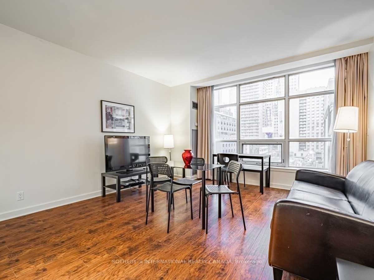 36 Blue Jays Way, unit 609 for rent - image #8