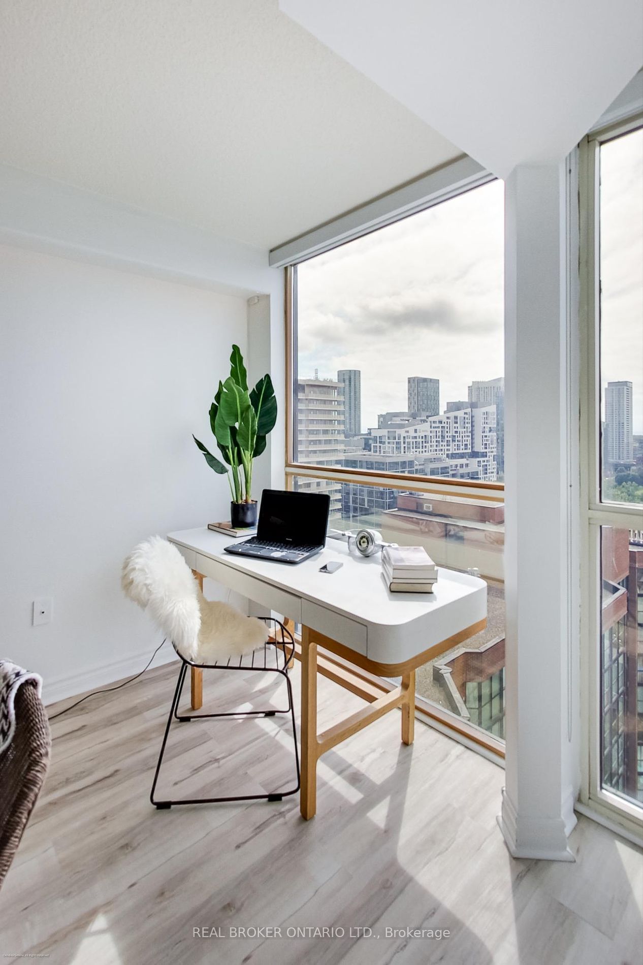 705 King St W, unit 1911 for sale - image #13