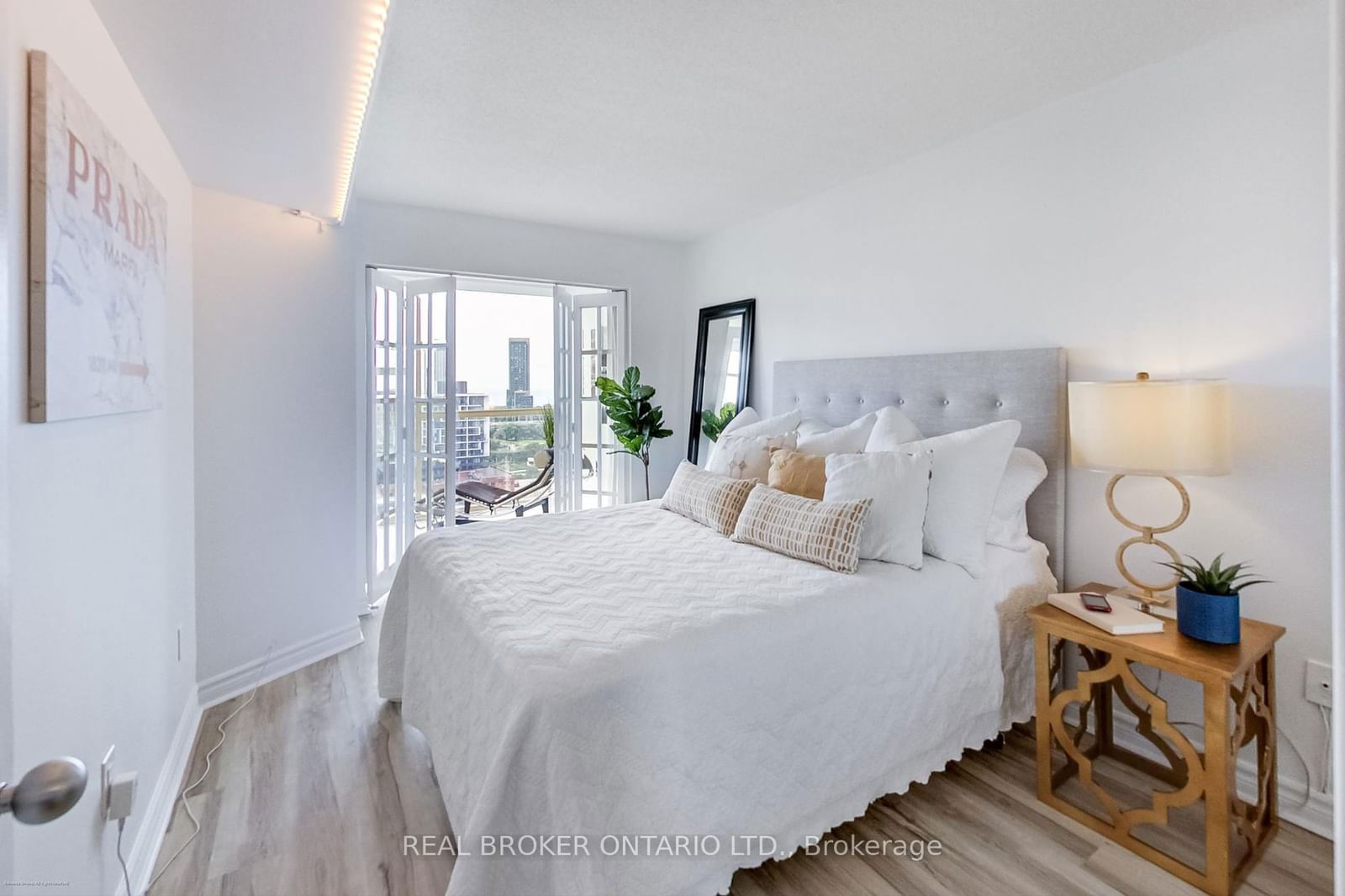 705 King St W, unit 1911 for sale - image #16