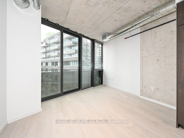 21 Lawren Harris Sq, unit 714 for rent