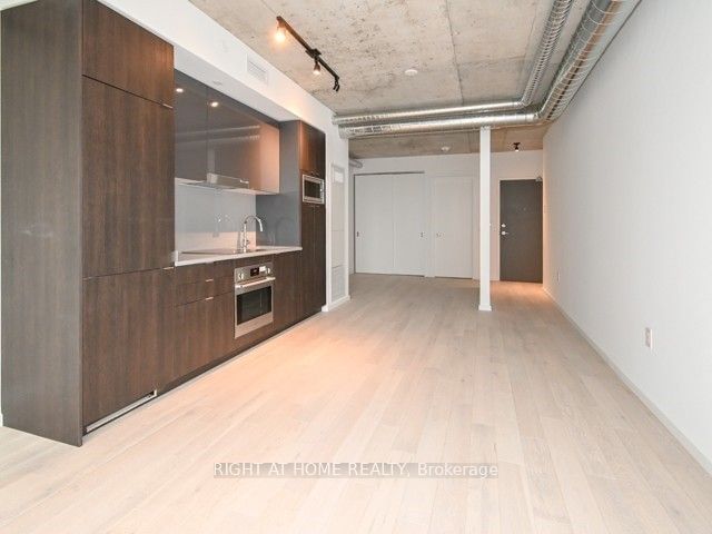 21 Lawren Harris Sq, unit 714 for rent