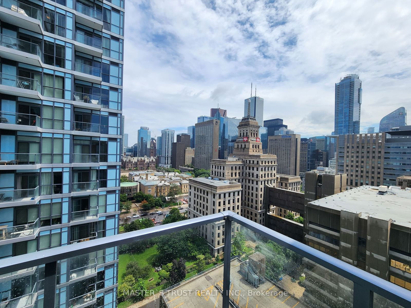 210 Simcoe St, unit 1903 for rent - image #6