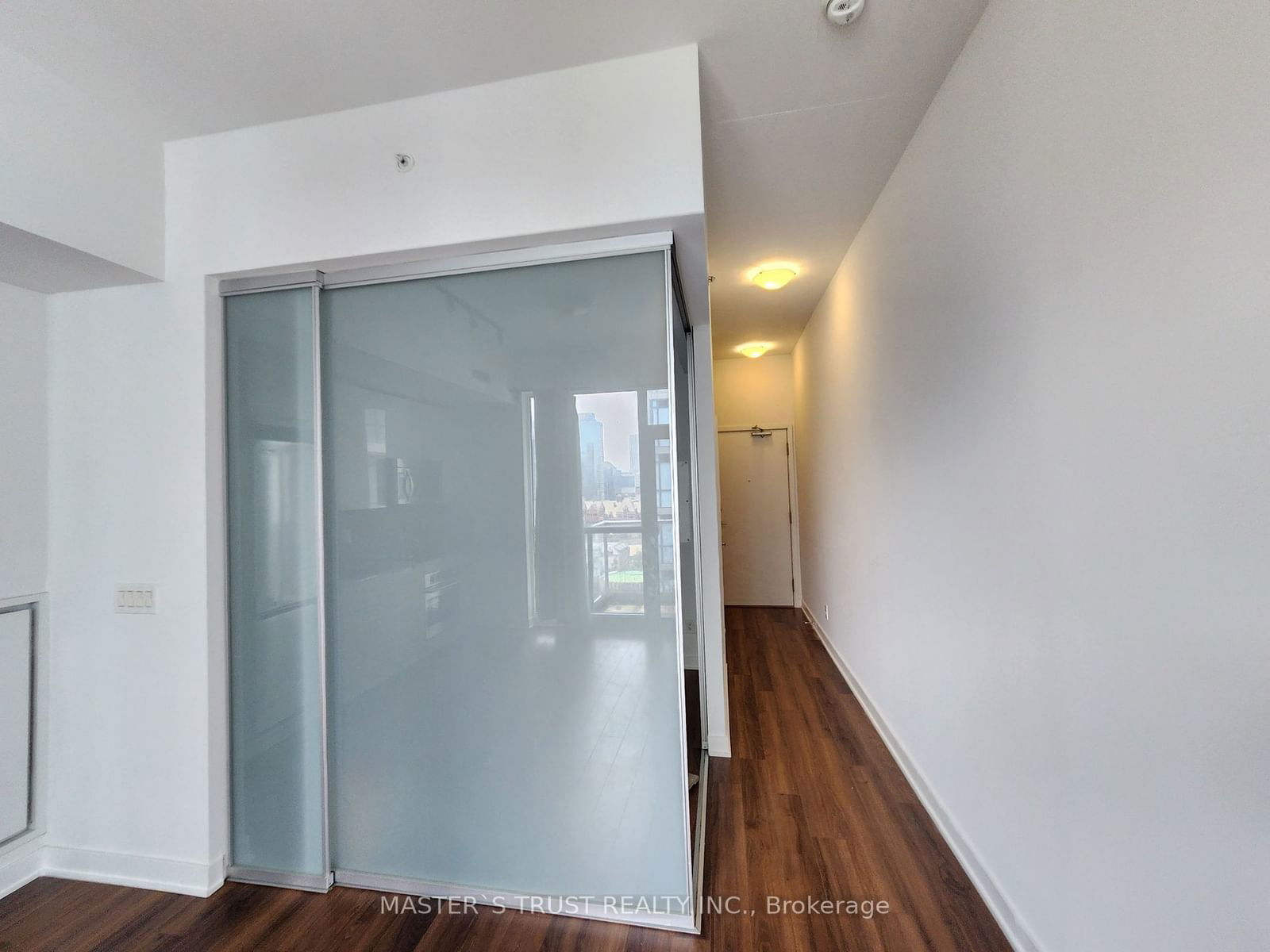 210 Simcoe St, unit 1903 for rent - image #7