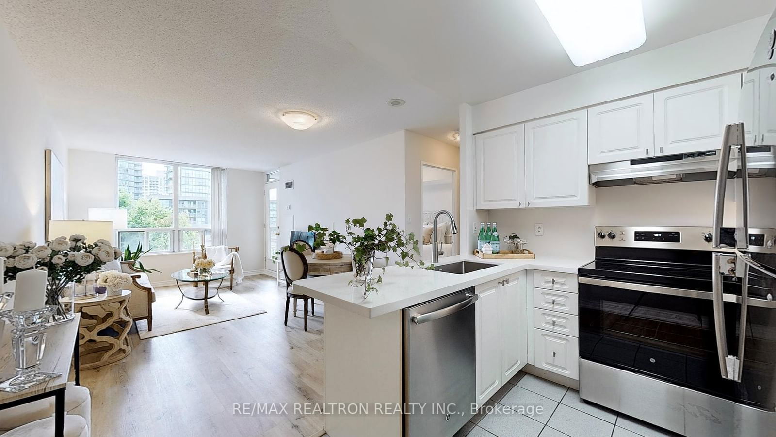 28 Empress Ave, unit 617 for sale - image #4