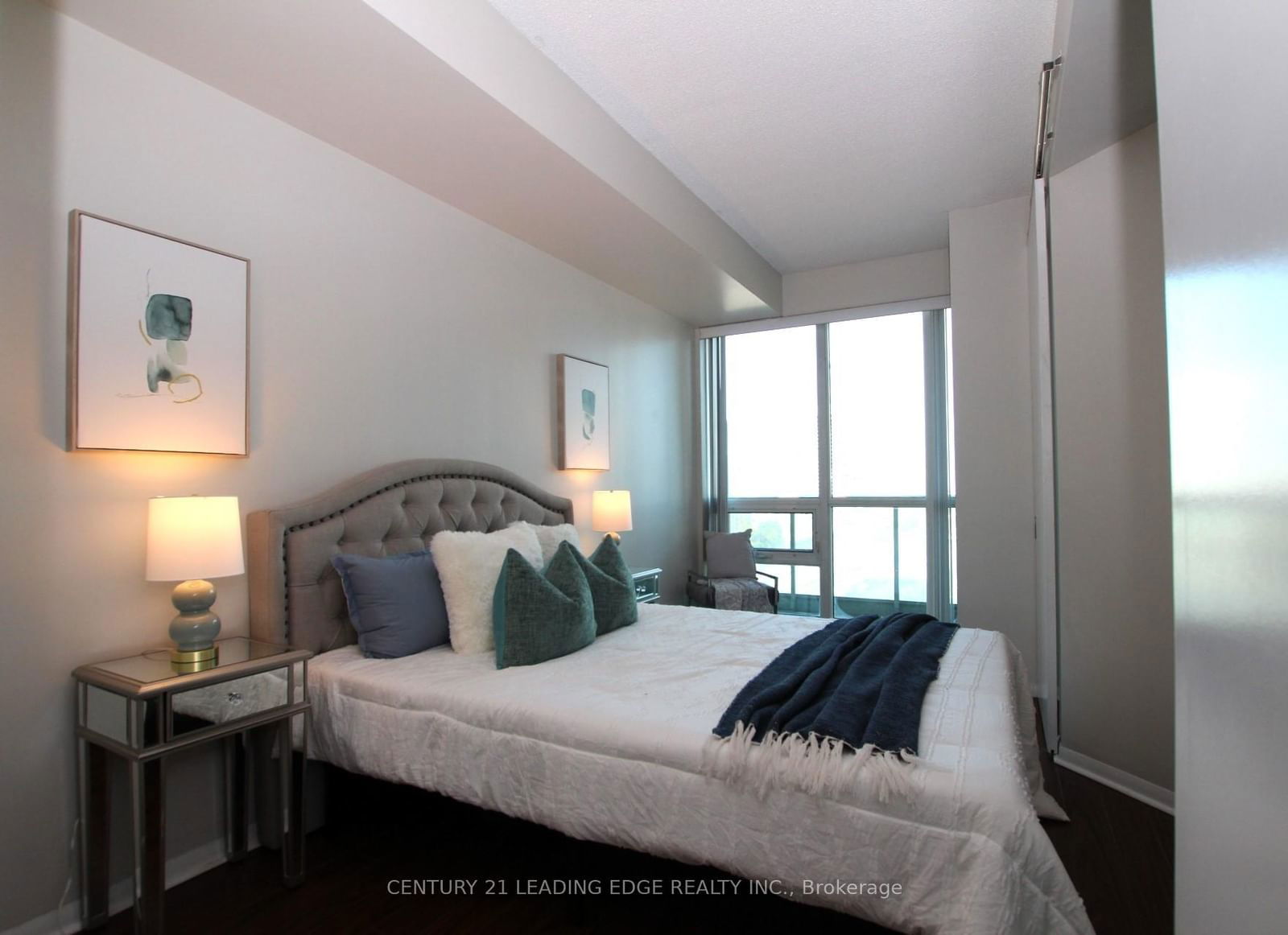 18 Yonge St, unit 1607 for sale