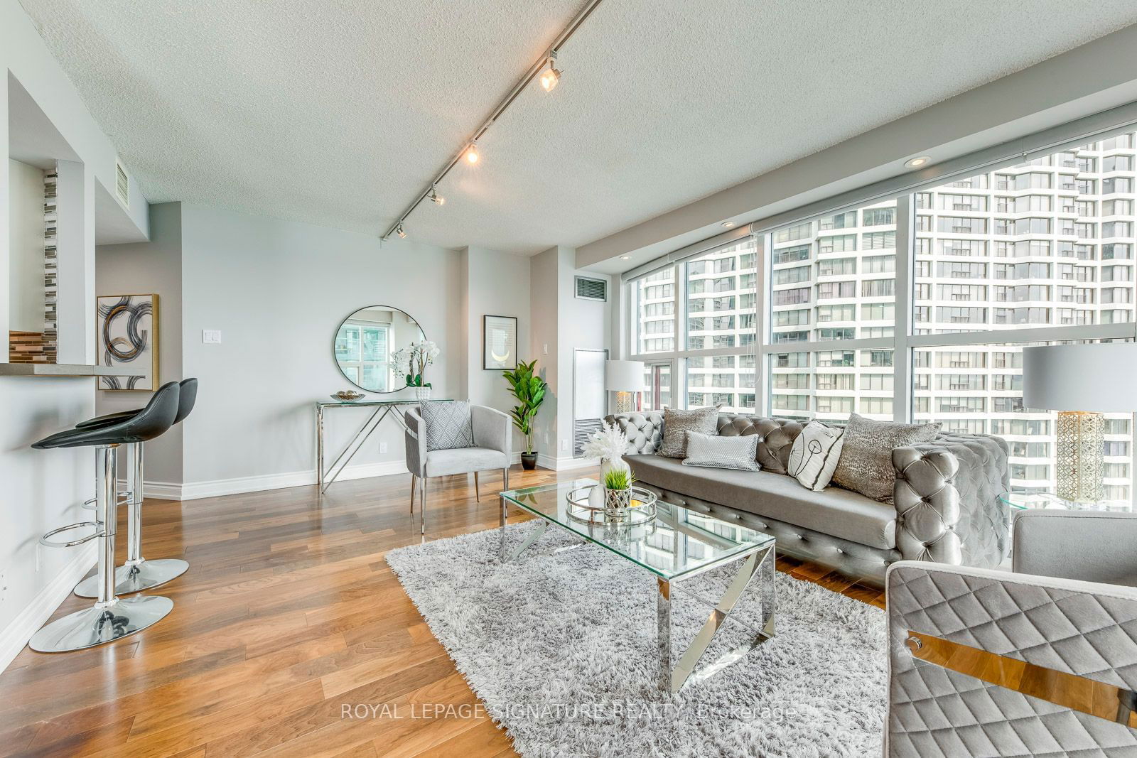 77 Harbour Sq, unit 2207 for sale - image #5