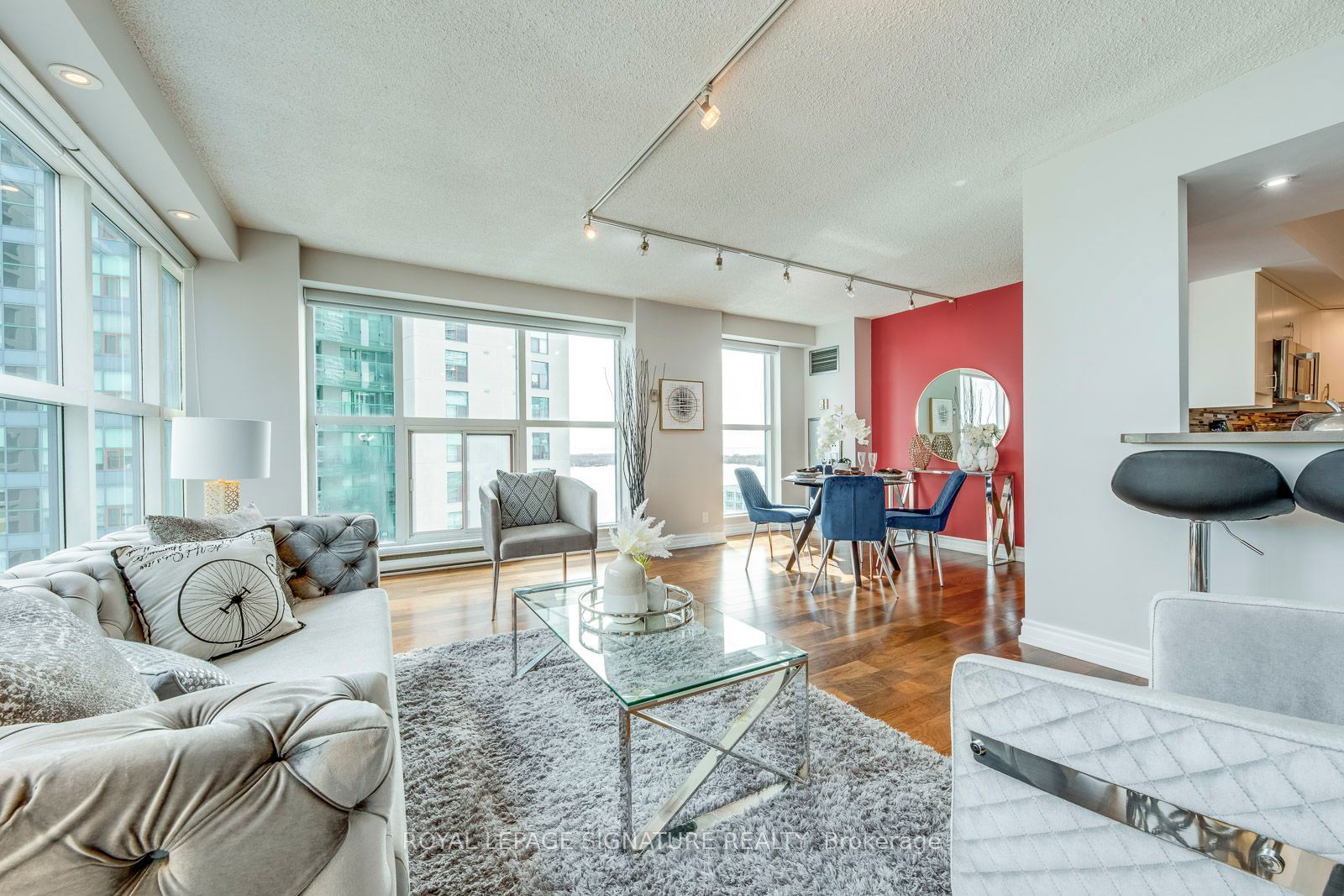 77 Harbour Sq, unit 2207 for sale - image #6